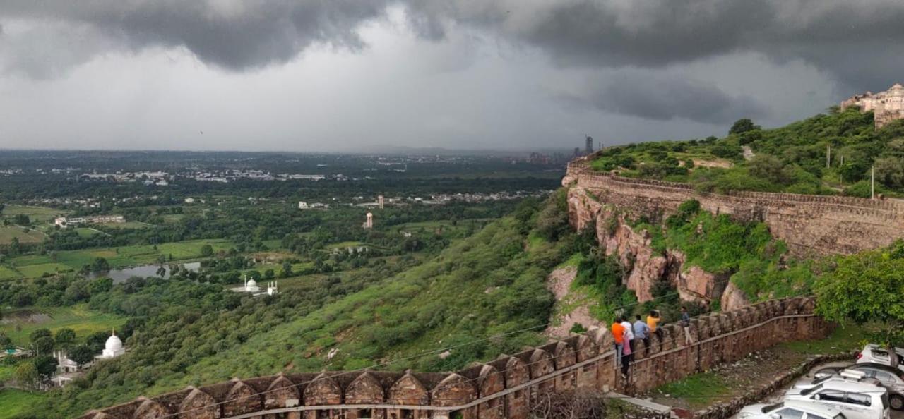 Chittorgarh Fort Haveli Bed and Breakfast Exterior foto