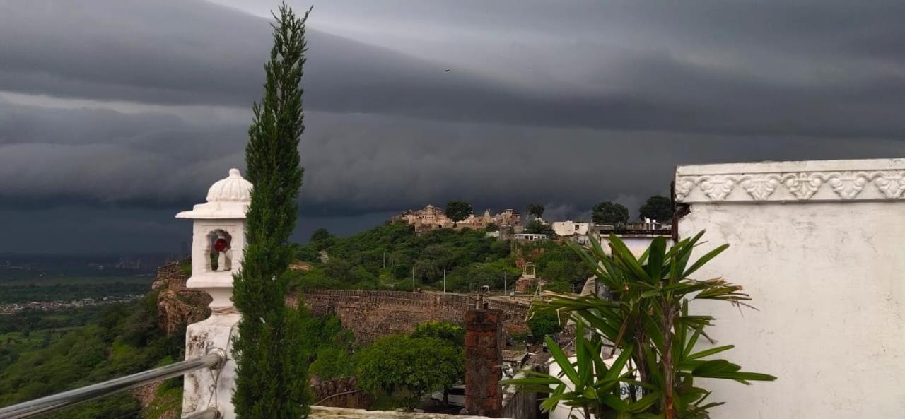 Chittorgarh Fort Haveli Bed and Breakfast Exterior foto
