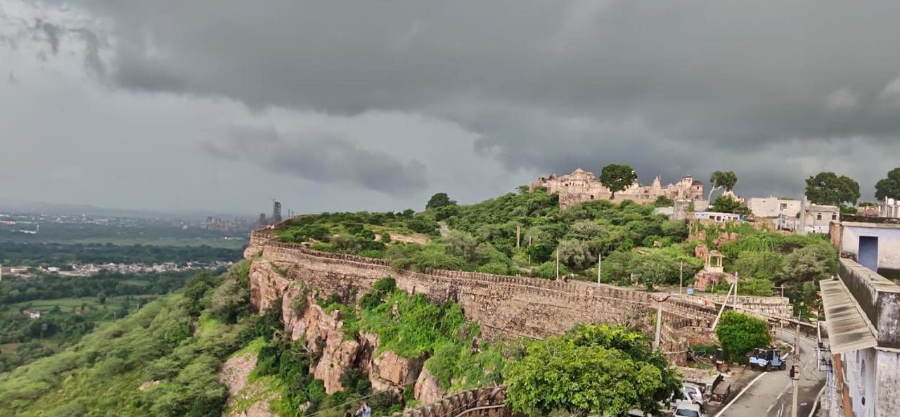 Chittorgarh Fort Haveli Bed and Breakfast Exterior foto